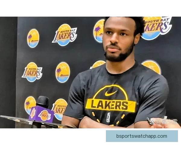 布朗尼连续背靠背胜利南湾湖人13战全胜雷迪克高度评价他努力拼搏