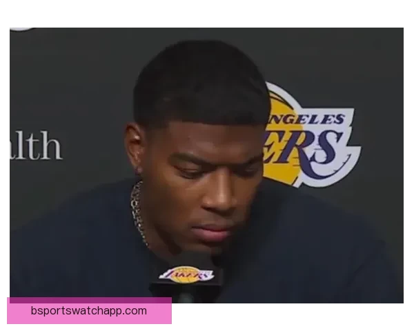 东契奇偷听魔术战术海斯也上前凑热闹 八村垒调侃发问引爆全场气氛 东契奇偷听魔术战术海斯也上前凑热闹 八村垒调侃发问引爆全场气氛